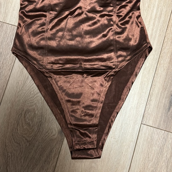 Feelin girl XL NWOT SATINY COPPER COLOR UNDERWIRE BODY SUIT - Picture 5 of 6